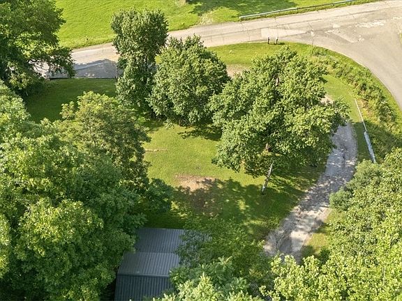 2nd image of 360 Newells Run Rd