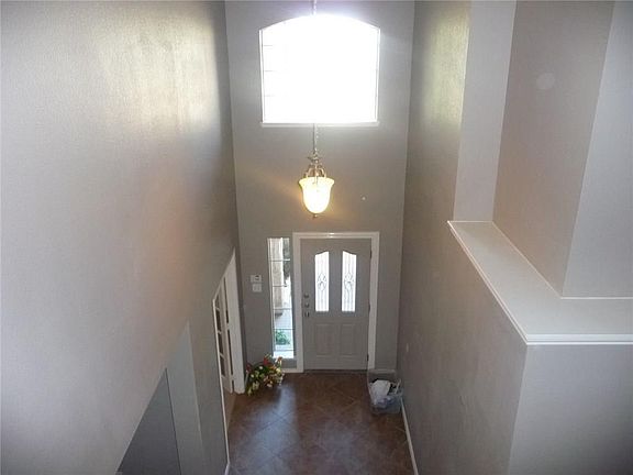3rd image of 725 Teal Dr