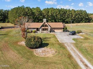 1393 White Oak River Rd, Maysville, NC 28555