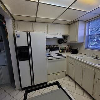 4th image of 1024 Harwood C #1024