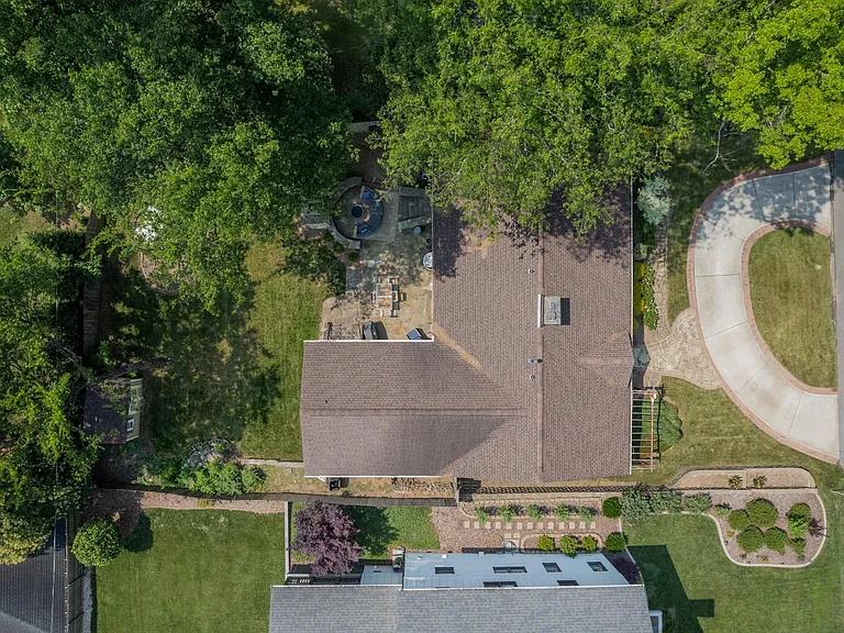 3147 Windsor Dr — Photo 48