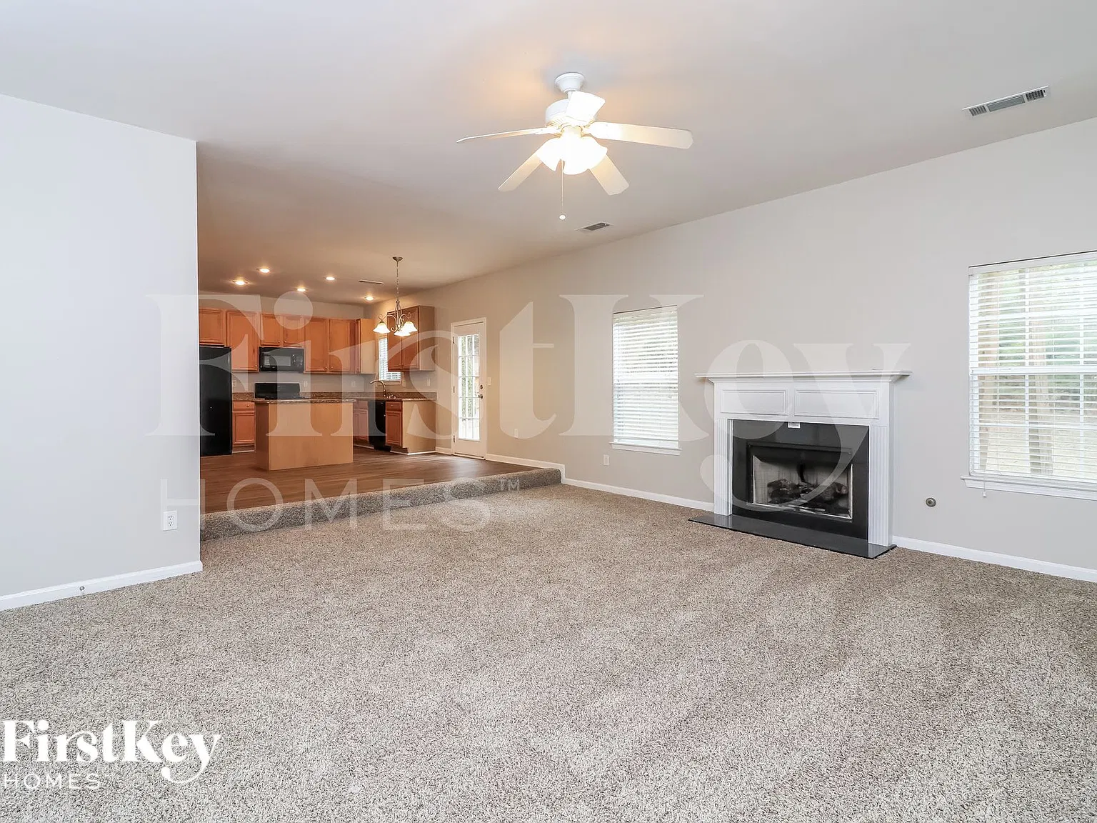 5 bed, 3.0 bath, 3217 sqft, $3,290 — Photo 3