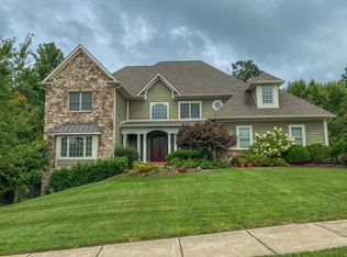 2453 Crescent Lake Dr, Johnson City, TN 37615