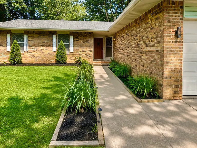 3761 N Whippoorwill Ct — Photo 1