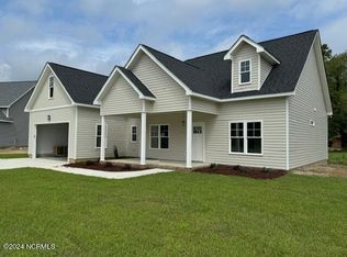 3334 School View Dr, Farmville, NC 27828