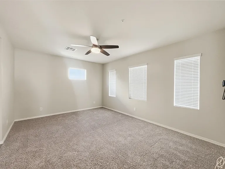 2345 W Gloria Ln — Photo 18