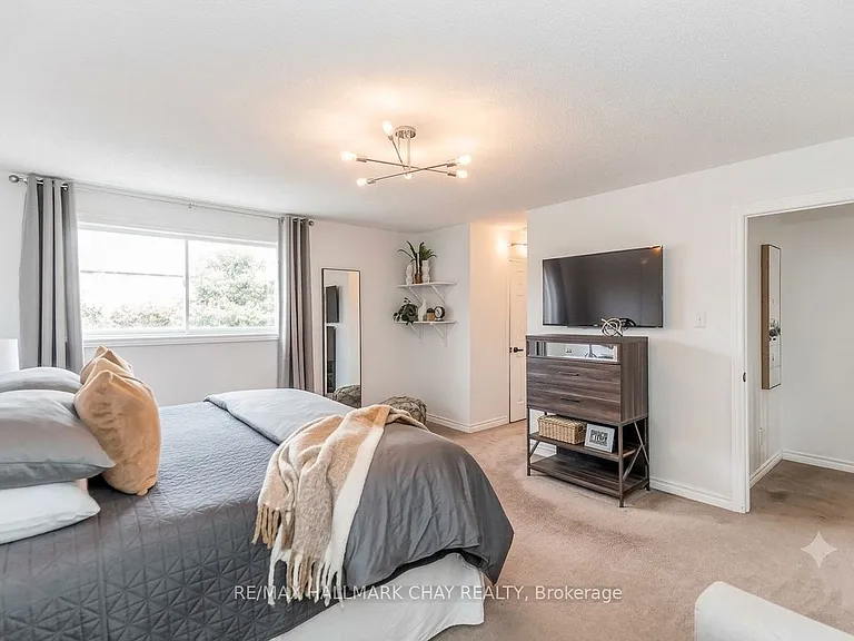 69 Kenwell Cres — Photo 22