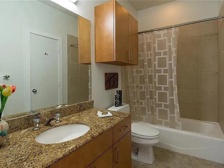 4318 Gilbert Ave — Photo 19