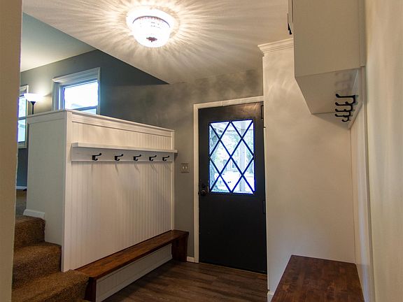 4th image of 220 E Park Place Ct