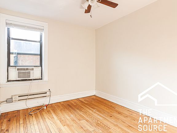 4th image of 838 W Cornelia Ave #3N