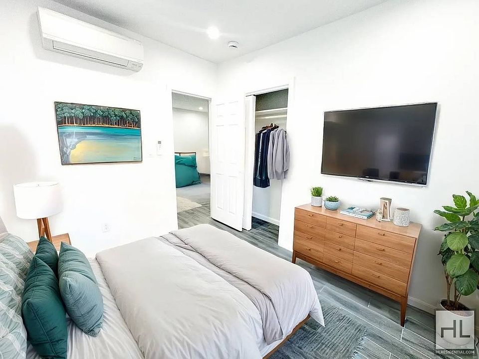 2nd image of 112-45 Roosevelt Ave #2B