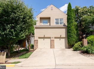 2007 Beacon Pl, Reston, VA 20191