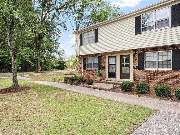 2nd image of 1102 Willow Dr #19