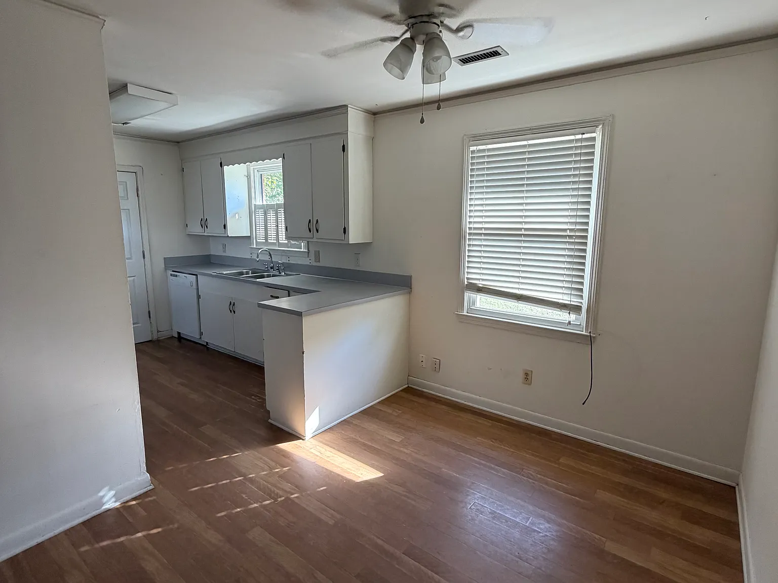 Griffin St, Sumter — Photo 2