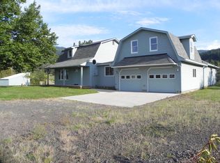 33590 Mount Tom Dr, Harrisburg, OR 97446