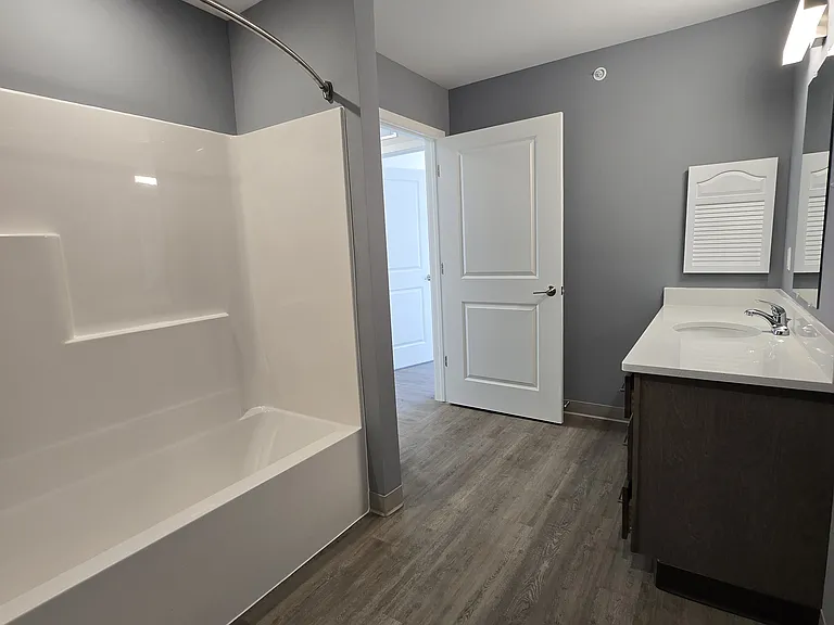 Amity Commons — Photo 9