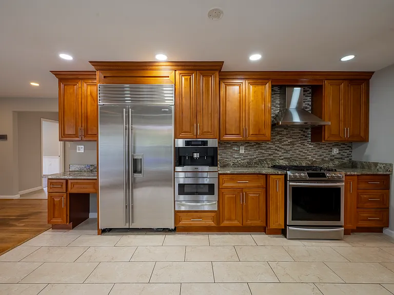 8808 Liberty Ln — Photo 6