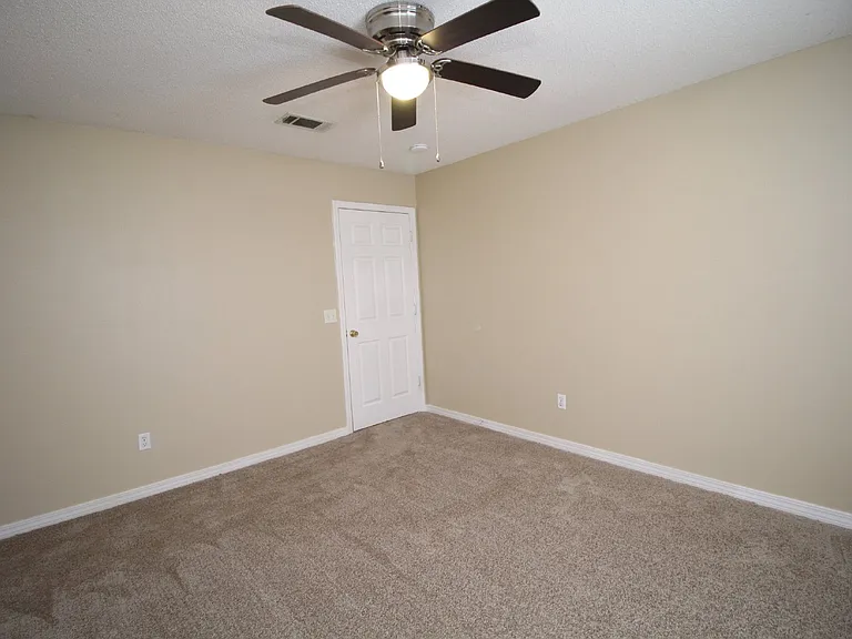 1064 Antigua Cir — Photo 9
