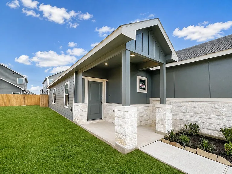 8018 Fijian Cypress Dr — Photo 5