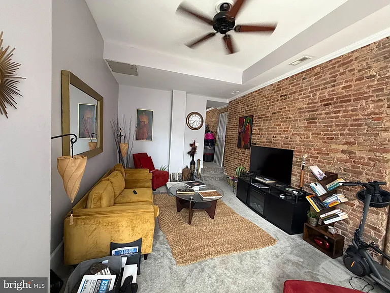 1638 Cole St — Photo 2