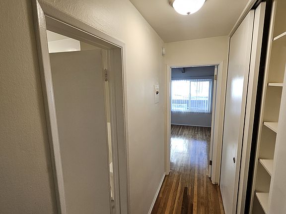 4th image of 11032 Moorpark St APT 13