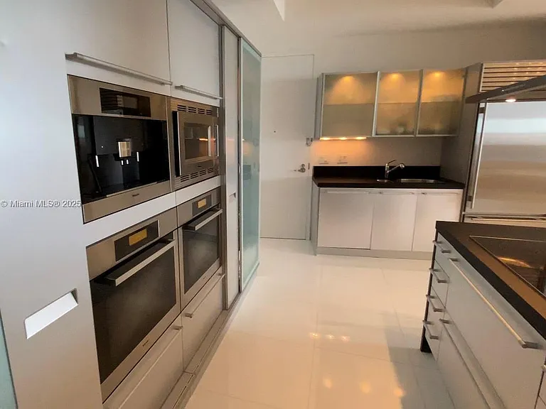 18201 Collins Ave #3906 — Photo 37