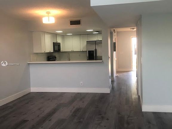 4th image of 4204 SW 70th Ter #4204