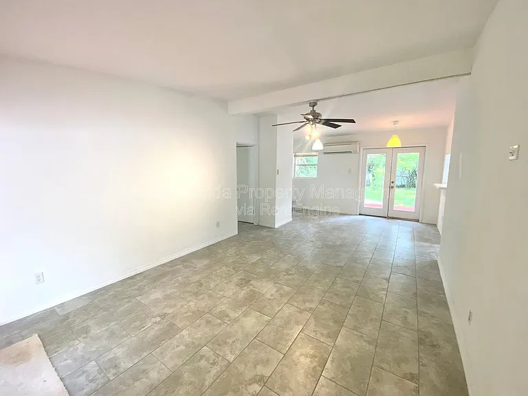 4030 Corrine Dr — Photo 3