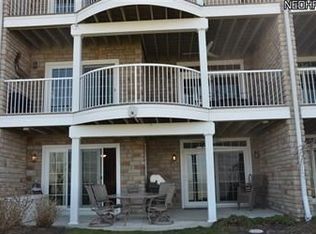 3024 Whispering Shores Dr, Vermilion, OH 44089