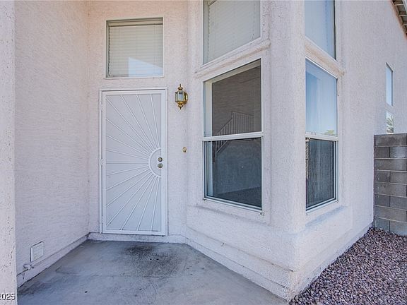 2nd image of 1017 Rainbow Meadows Dr