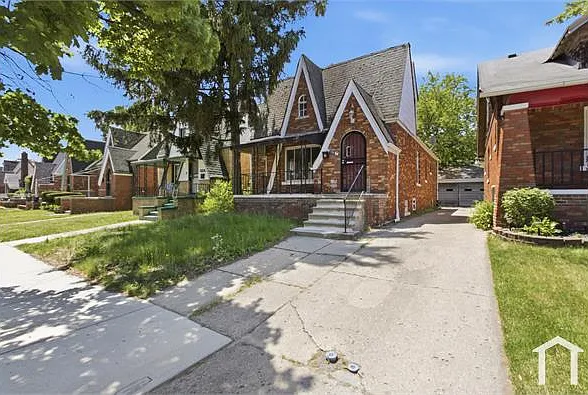 15087 Pinehurst St — Photo 1