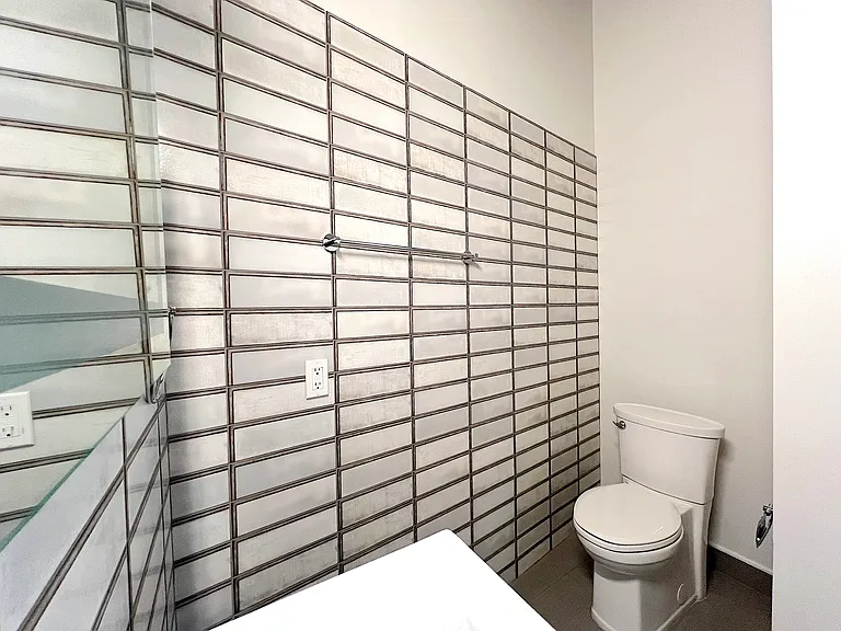 1410 Gratiot Ave #302 — Photo 9