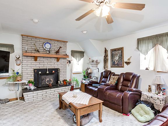 3rd image of 29641 Oakgrove St