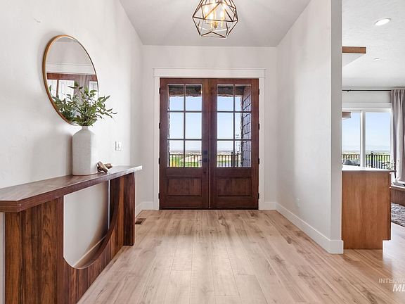5th image of 8087 Stella Ct