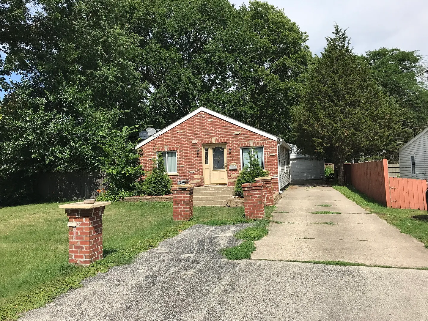 635 N Evanslawn Ave photo 1