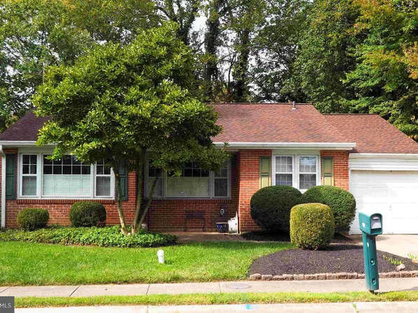 678 Brook Dr, Newark, DE 19713