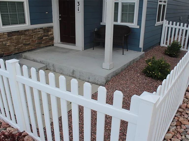 5231 Mountain Vista Hts — Photo 2