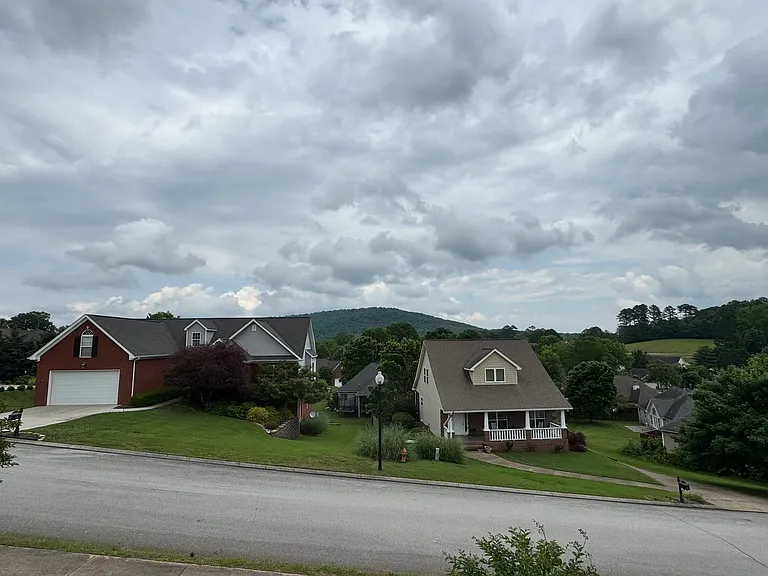 5685 Hyacinth Ln — Photo 1