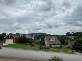 5685 Hyacinth Ln, Ooltewah, TN 37363