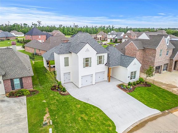 2nd image of 4115 Oleander Dr