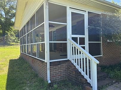 2nd image of 3805 Jefferson Davis Hwy
