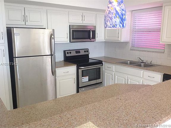 3rd image of 1301 NE Miami Gardens Dr APT 815W
