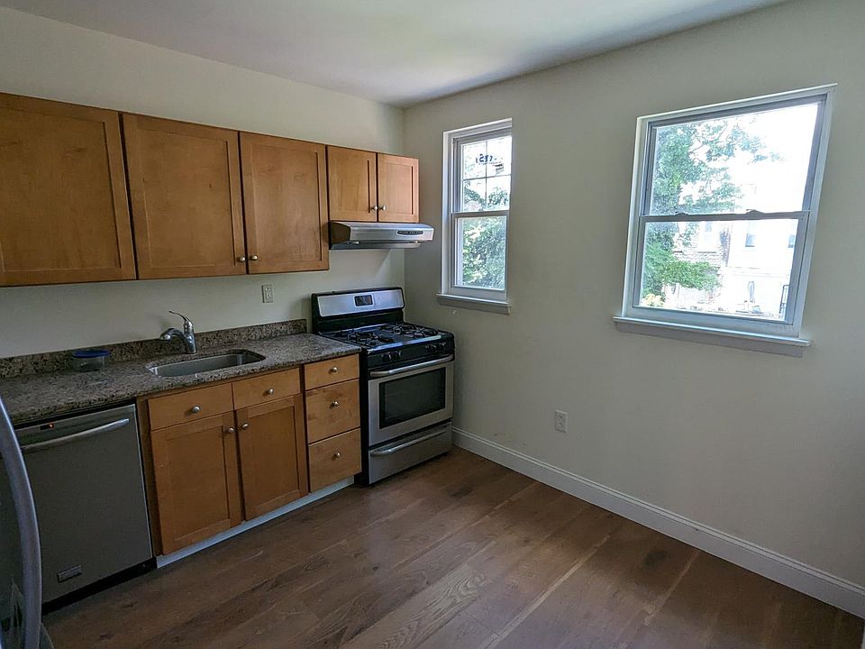 2nd image of 5141 Walnut St #2R