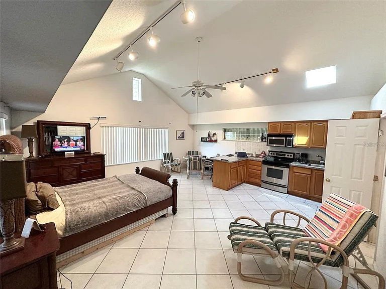 26 Woodbury Dr — Photo 1