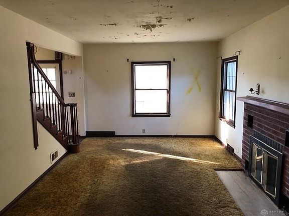 5th image of 17 W Oak St