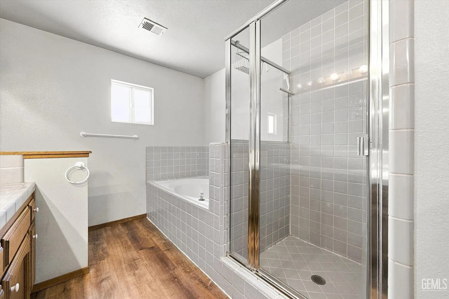 4 bed, 2103 sqft, $2,700 — Photo 1