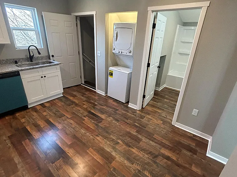 1628 Erie St #2 — Photo 2