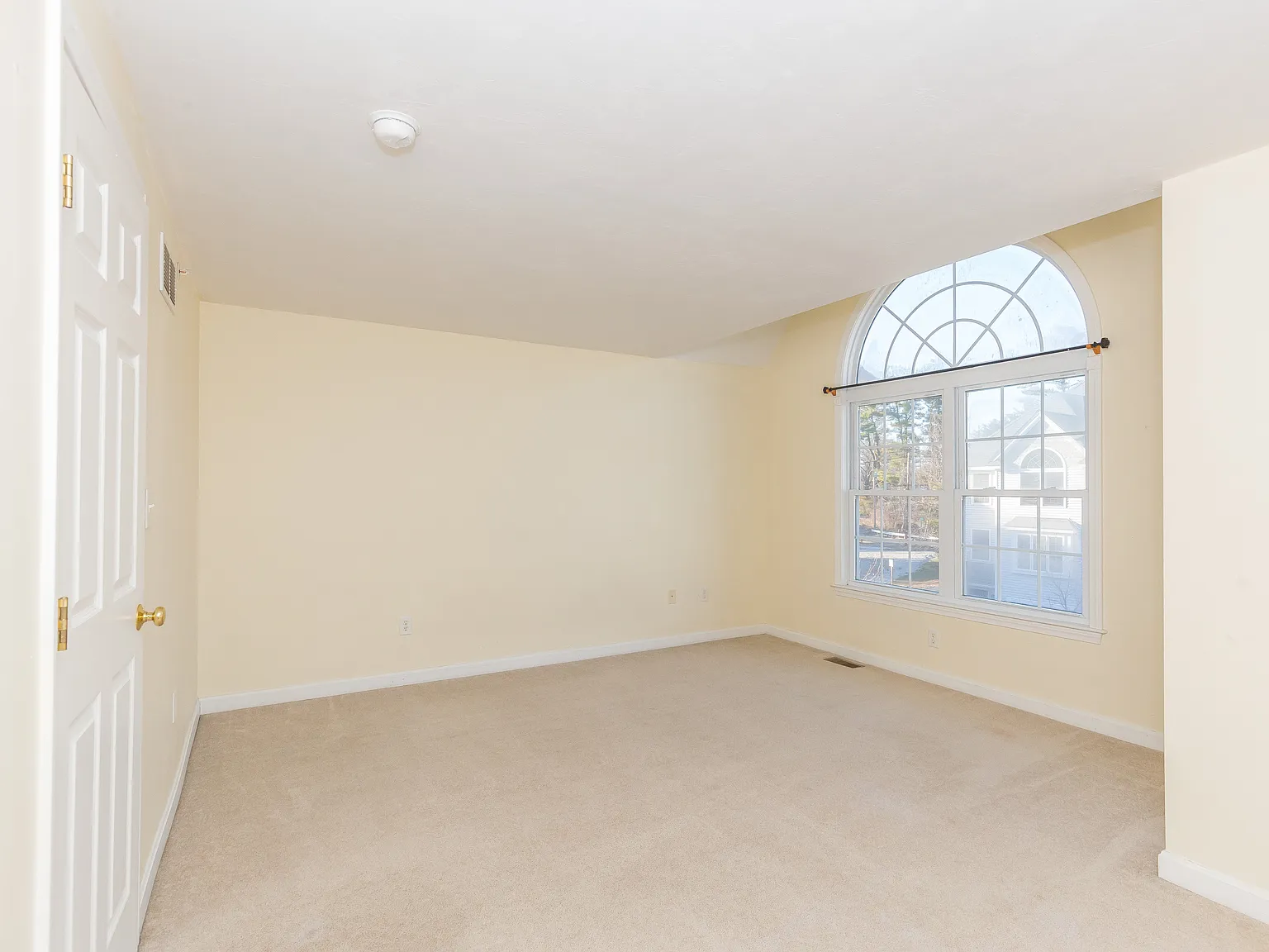 2 bed, 1439 sqft, $2,995 — Photo 4