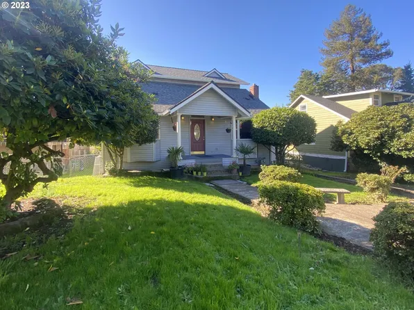 265 N 4th St, Saint Helens, OR 97051