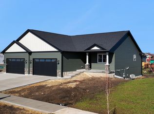 657 Locust Ln, Evansville, WI 53536